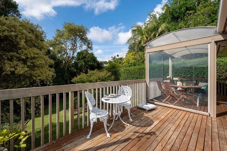Photo of property in 2/13 Coronation Road, Hillcrest, Auckland, 0627