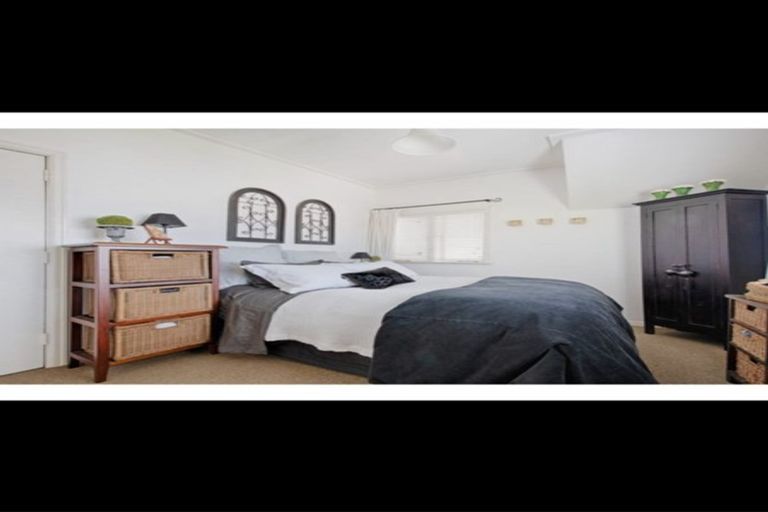 Photo of property in 8 Forrest Hill Road, Forrest Hill, Auckland, 0620