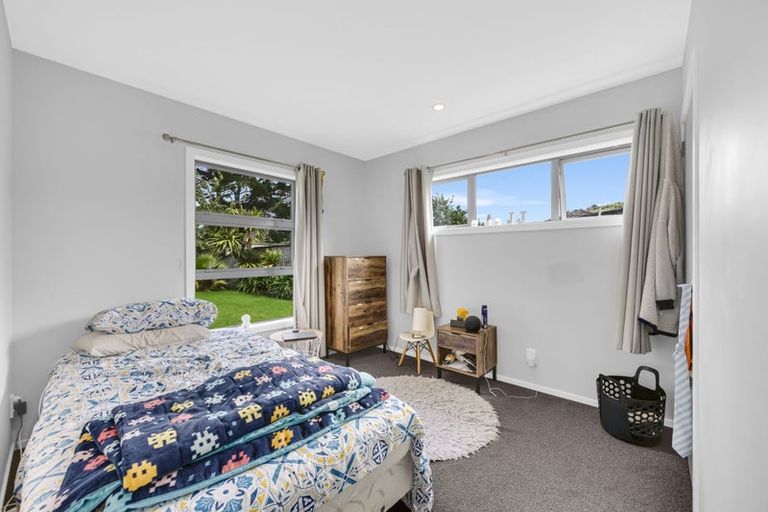 Photo of property in 28 Sunstone Crescent, Brown Owl, Upper Hutt, 5018