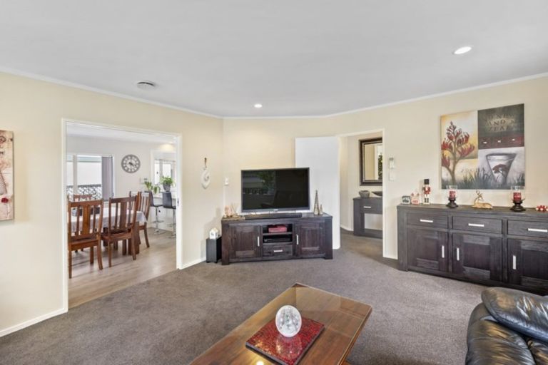 Photo of property in 1 Glenburn Place, Nawton, Hamilton, 3200