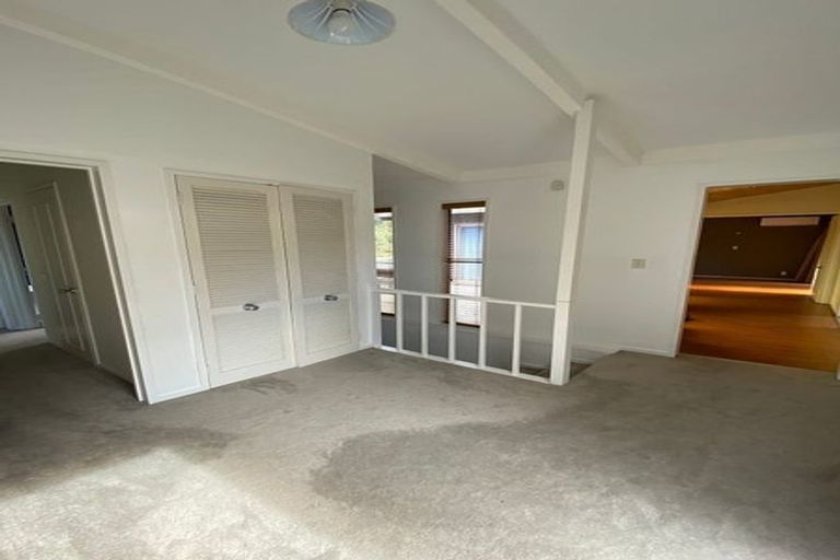 Photo of property in 1/13 Saddleback Rise, Murrays Bay, Auckland, 0630