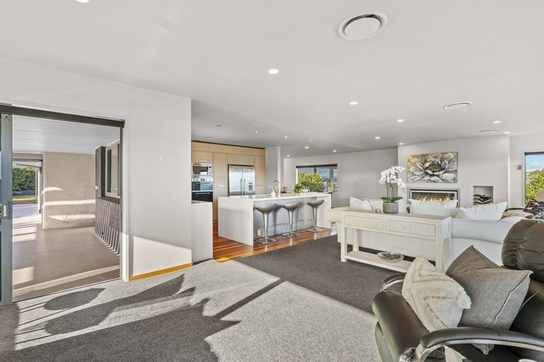 Photo of property in 174 Lake Terrace, Hilltop, Taupo, 3330