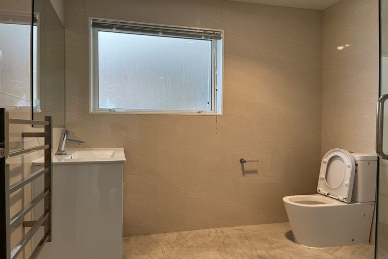 Photo of property in 12 Bridget Court, Red Beach, 0932