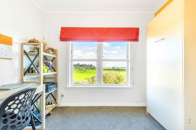 Photo of property in 18 Wellesley Road, Mangere Bridge, Auckland, 2022