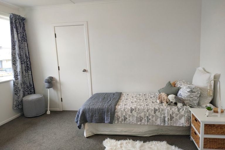 Photo of property in 28 Woodford Avenue, Brookfield, Tauranga, 3110