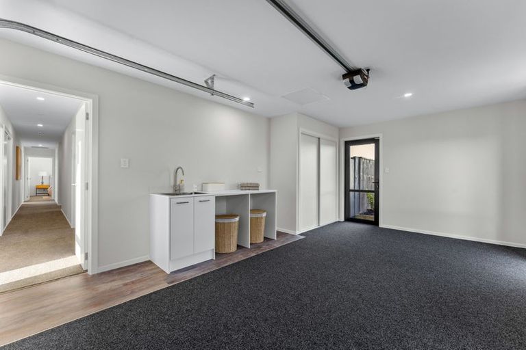 Photo of property in 74 Metoriti Crescent, Karaka, 2124