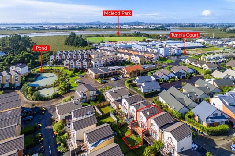 Photo of property in St Claire Village, 5/172 Mcleod Road, Te Atatu South, Auckland, 0610