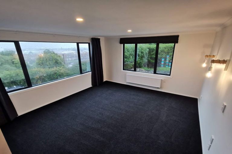 Photo of property in 2 Jenness Grove, Harbour View, Lower Hutt, 5010