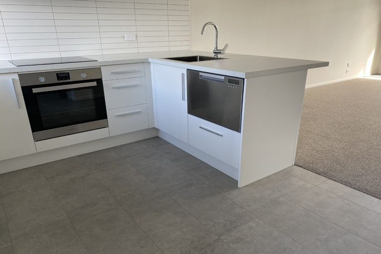 Photo of property in 2/63 Poulson Street, Addington, Christchurch, 8024