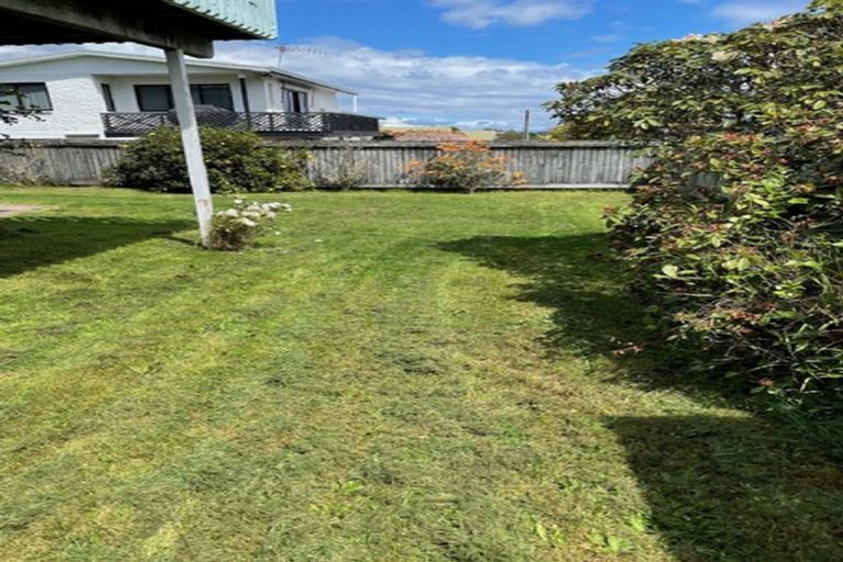 Photo of property in 2/16 Ingle Avenue, Waipahihi, Taupo, 3330