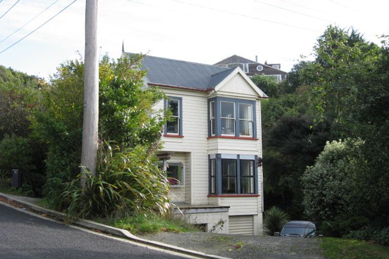 Photo of property in 13 Strathmore Crescent, Roslyn, Dunedin, 9010