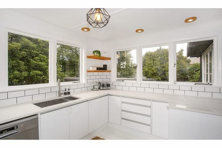 Photo of property in 43 Takanini Road, Takanini, 2112