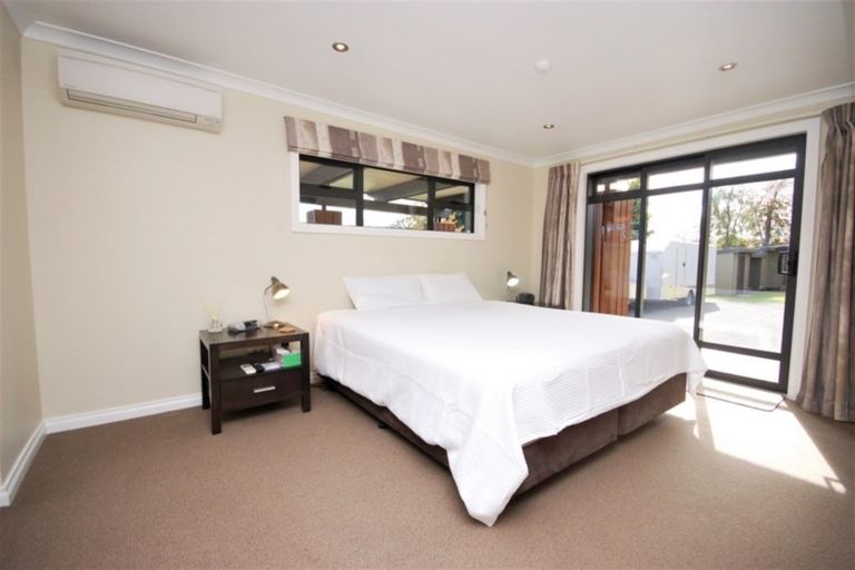 Photo of property in 21 Rainbow Drive, Rainbow Point, Taupo, 3330