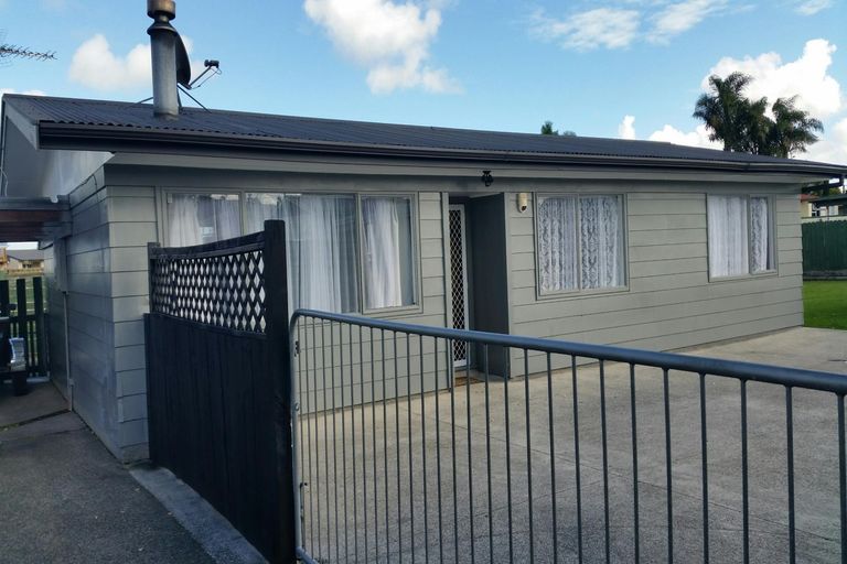 Photo of property in 24b Tironui Station Road, Papakura, 2112