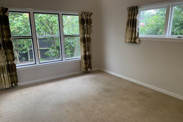 Photo of property in 52 Athol Terrace, Upper Riccarton, Christchurch, 8041
