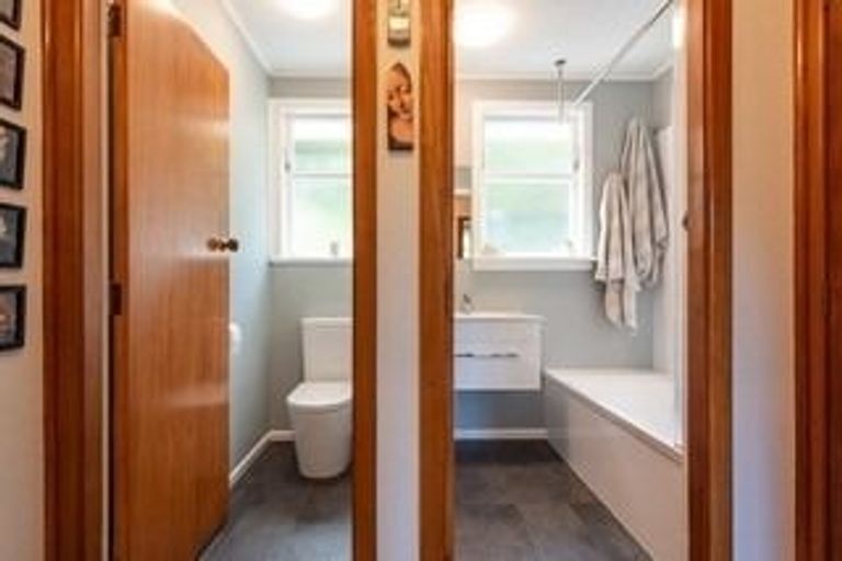 Photo of property in 12 Tobruk Street, Karori, Wellington, 6012