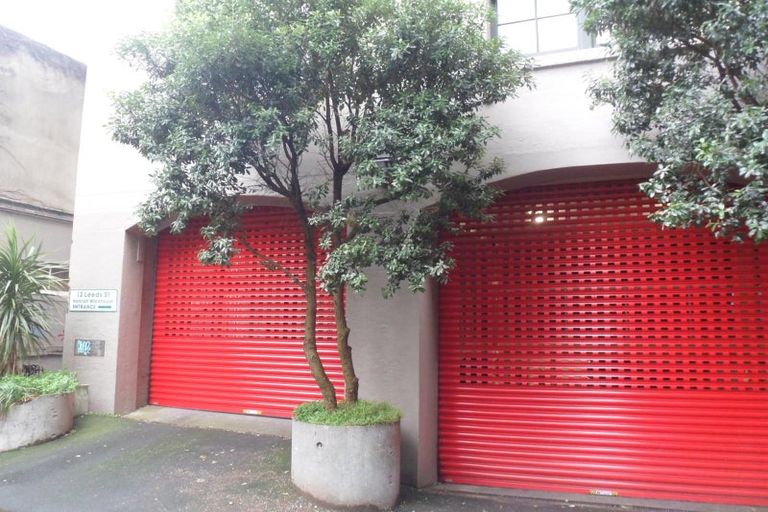 Photo of property in Hannahs Warehouse Apartments, 6/13 Leeds Street, Te Aro, Wellington, 6011