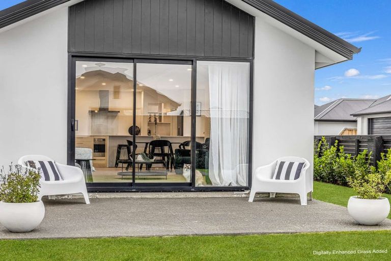 Photo of property in 10 Te Pakiaka Road, Pegasus, 7612