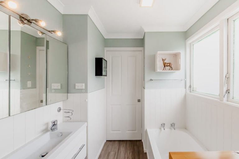 Photo of property in 290 Rosetta Road, Raumati Beach, Paraparaumu, 5032