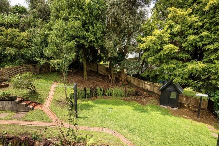 Photo of property in 4 Sispara Place, Beach Haven, Auckland, 0626