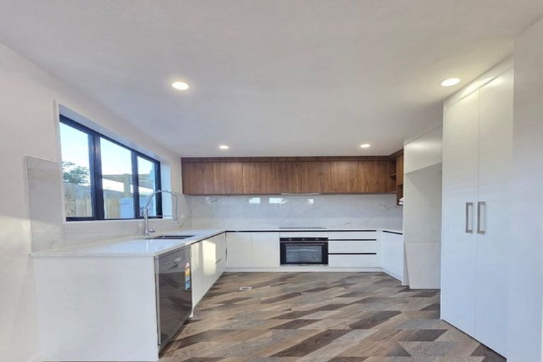 Photo of property in 408 Roscommon Road, Clendon Park, Auckland, 2103