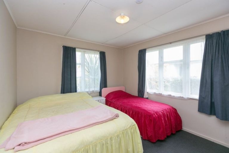 Photo of property in 90 Huatoki Street, Vogeltown, New Plymouth, 4310