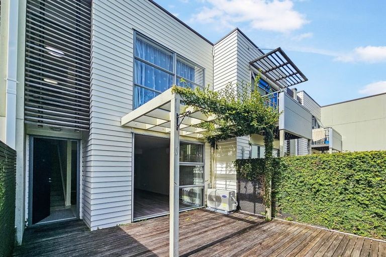 Photo of property in 22 Figaro Crescent, Takanini, 2112