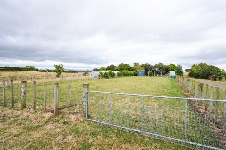 Photo of property in 21 Sutherland Road, Sanson, Palmerston North, 4479