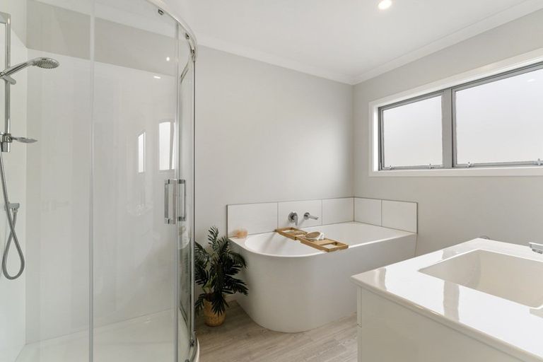 Photo of property in 10 Tieke Lane, Kenepuru, Porirua, 5022