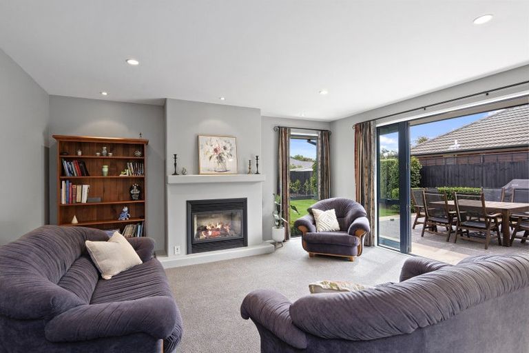 Photo of property in 9 Napoleon Close, Harewood, Christchurch, 8051