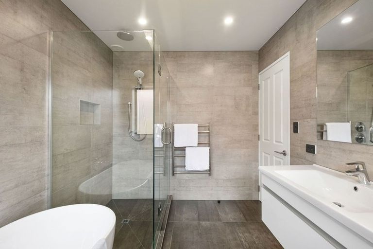 Photo of property in 9 Suncrest Drive, West Harbour, Auckland, 0618