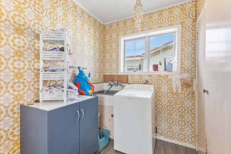 Photo of property in 1 Blake Street, Waitara, 4320