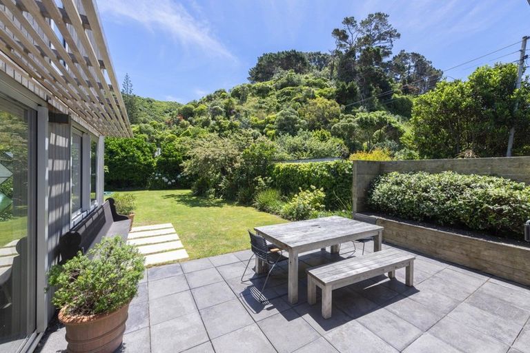 Photo of property in 48 Derwent Street, Island Bay, Wellington, 6023