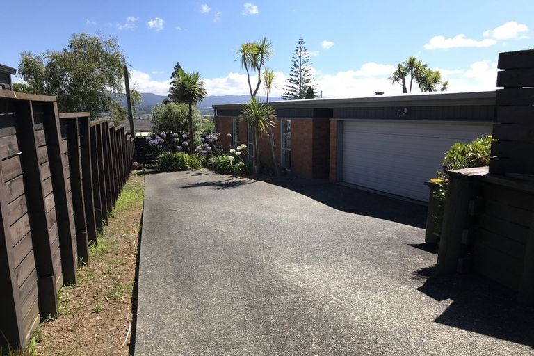 Photo of property in 32a Norcross Avenue, Henderson, Auckland, 0612
