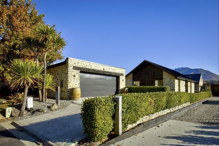 Photo of property in 10 Arran Lane, Jacks Point, Queenstown, 9371