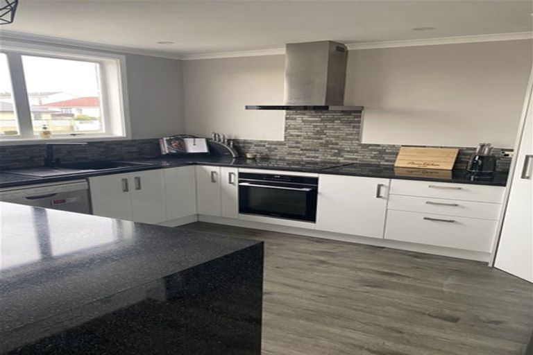 Photo of property in 98 Salford Street, Windsor, Invercargill, 9810