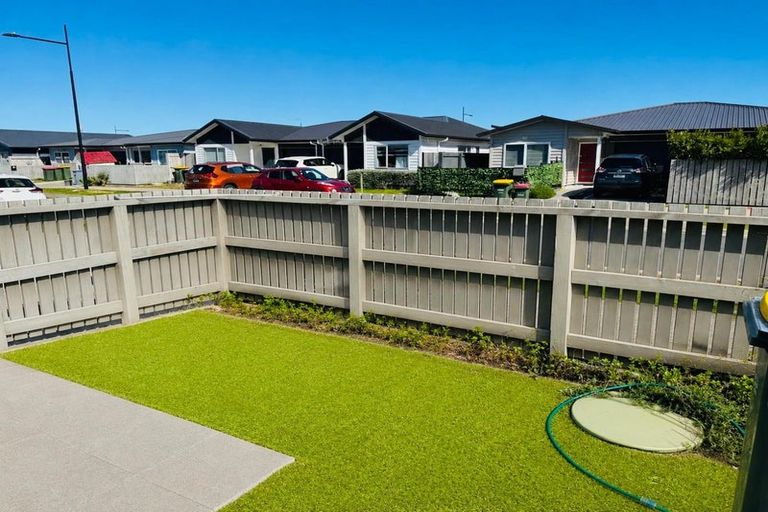 Photo of property in 27 Harore Road, Takanini, 2112