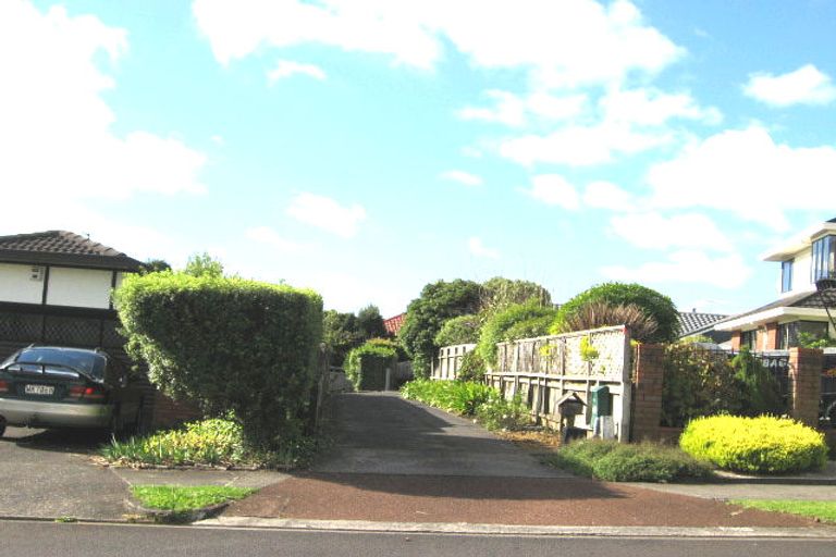 Photo of property in 16 Simmental Crescent, Somerville, Auckland, 2014
