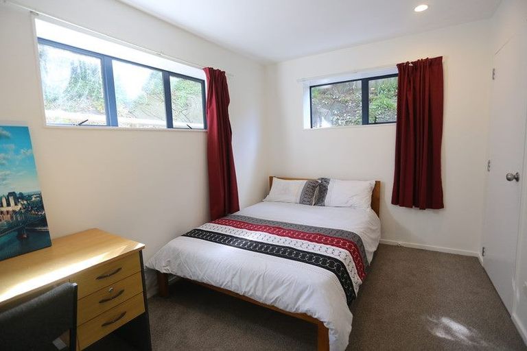 Photo of property in 8 Mariners View Road, Beach Haven, Auckland, 0626