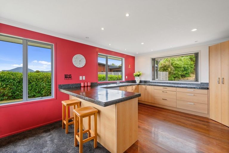 Photo of property in 4 Kestrel Lane, Kinloch, Taupo, 3377
