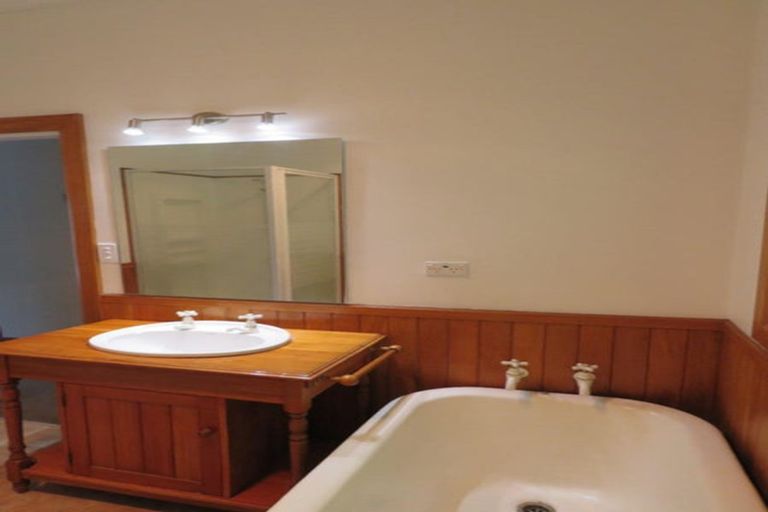 Photo of property in 109 Fulford Street, New Plymouth, 4310