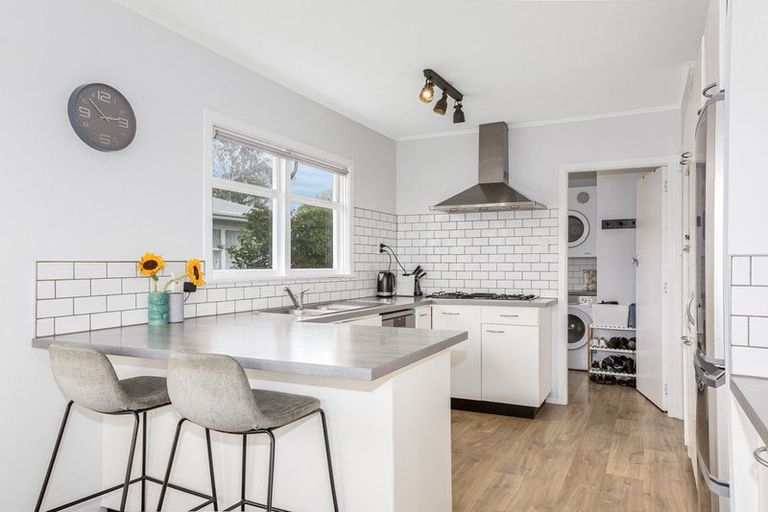 Photo of property in 22 Lomita Road, Johnsonville, Wellington, 6037