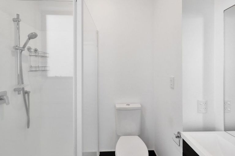 Photo of property in 2/20 Trent Street, Island Bay, Wellington, 6023