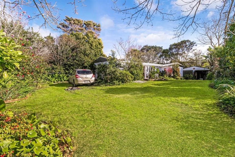 Photo of property in 11 Orere Point Road, Orere Point, Papakura, 2585