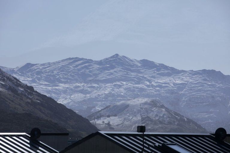 Photo of property in 23 Soudley Court, Jacks Point, Queenstown, 9371