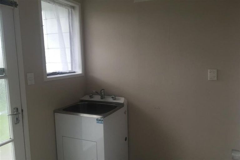 Photo of property in 13 Kern Place, Manurewa, Auckland, 2102