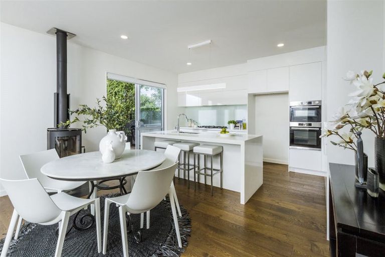 Photo of property in 48 Holland Road, Hillcrest, Auckland, 0627