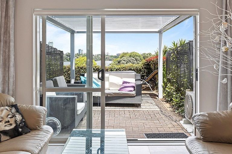 Photo of property in 8/72 Kitchener Road, Milford, Auckland, 0620