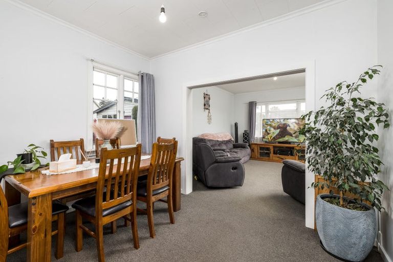 Photo of property in 1 Edward Street, Waimate, 7924