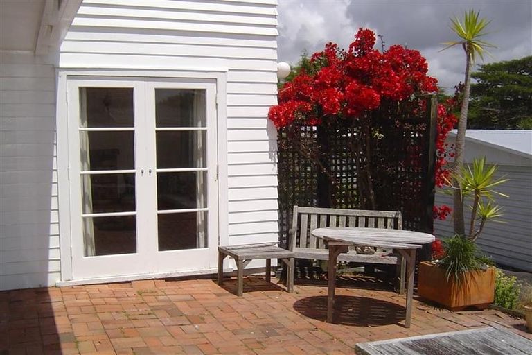 Photo of property in 5 Acacia Road, Torbay, Auckland, 0632